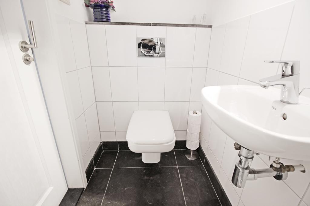 Ground Floor Canal Apartment Amsterdam Extérieur photo